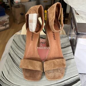 BNIB Jeffrey Campbell size 6.5